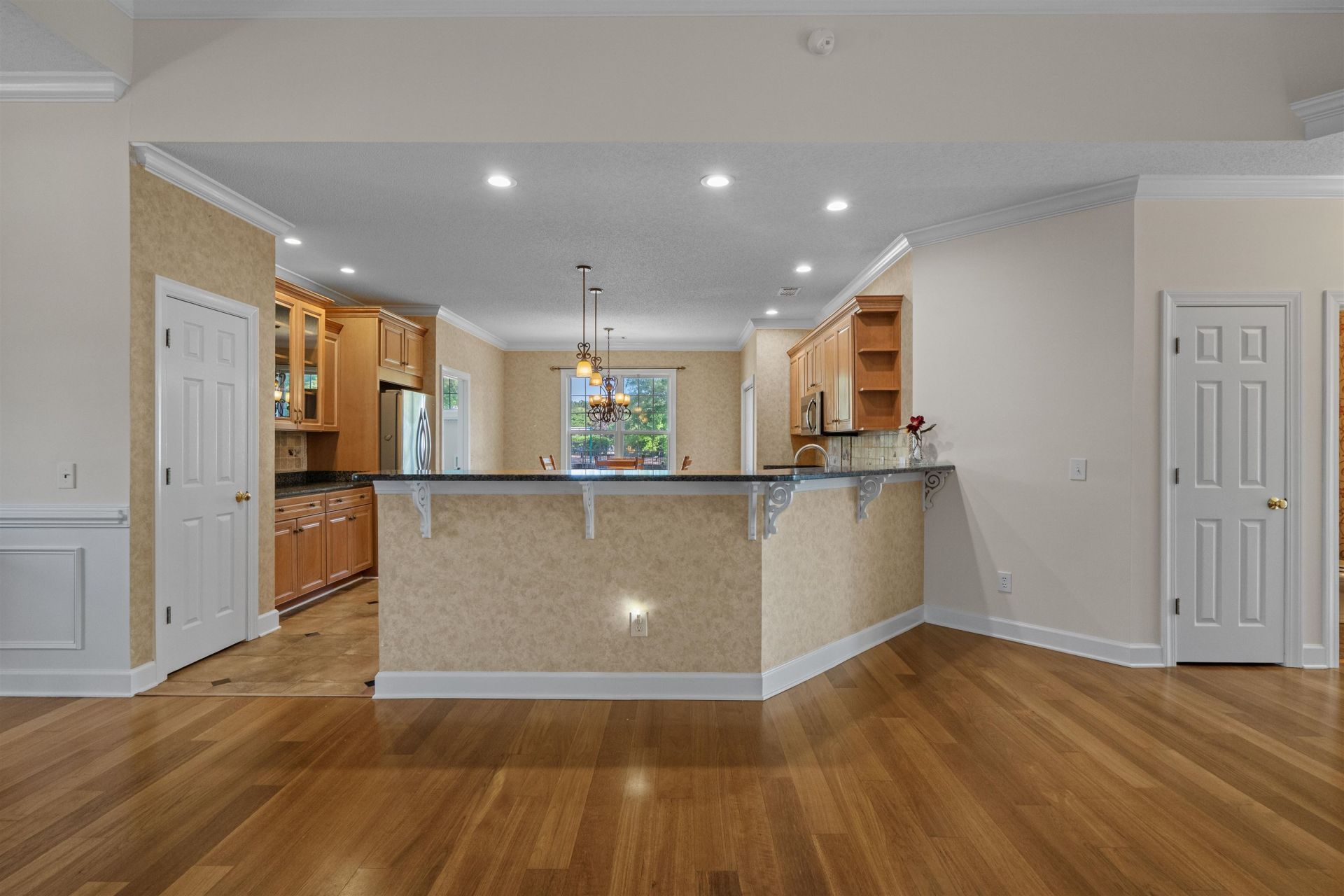 457 Spring Lake Dr.  Photo 9