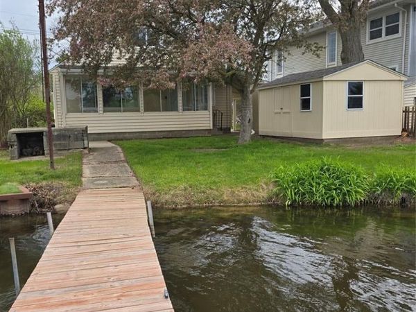 9114 Pontiac Lake Road , White Lake Twp, MI 48386