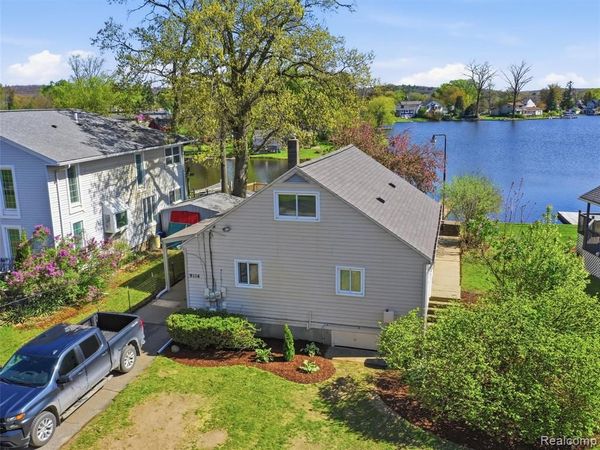 9114 Pontiac Lake Road, White Lake Township, Mi 48386