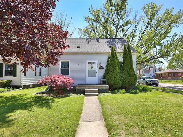 17204 Stephens Drive , Eastpointe, MI 48021
