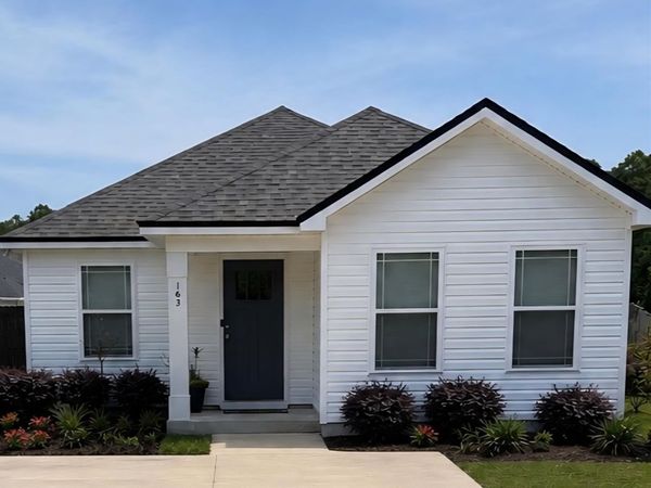 163 John Mills Circle , Sopchoppy, FL 32358