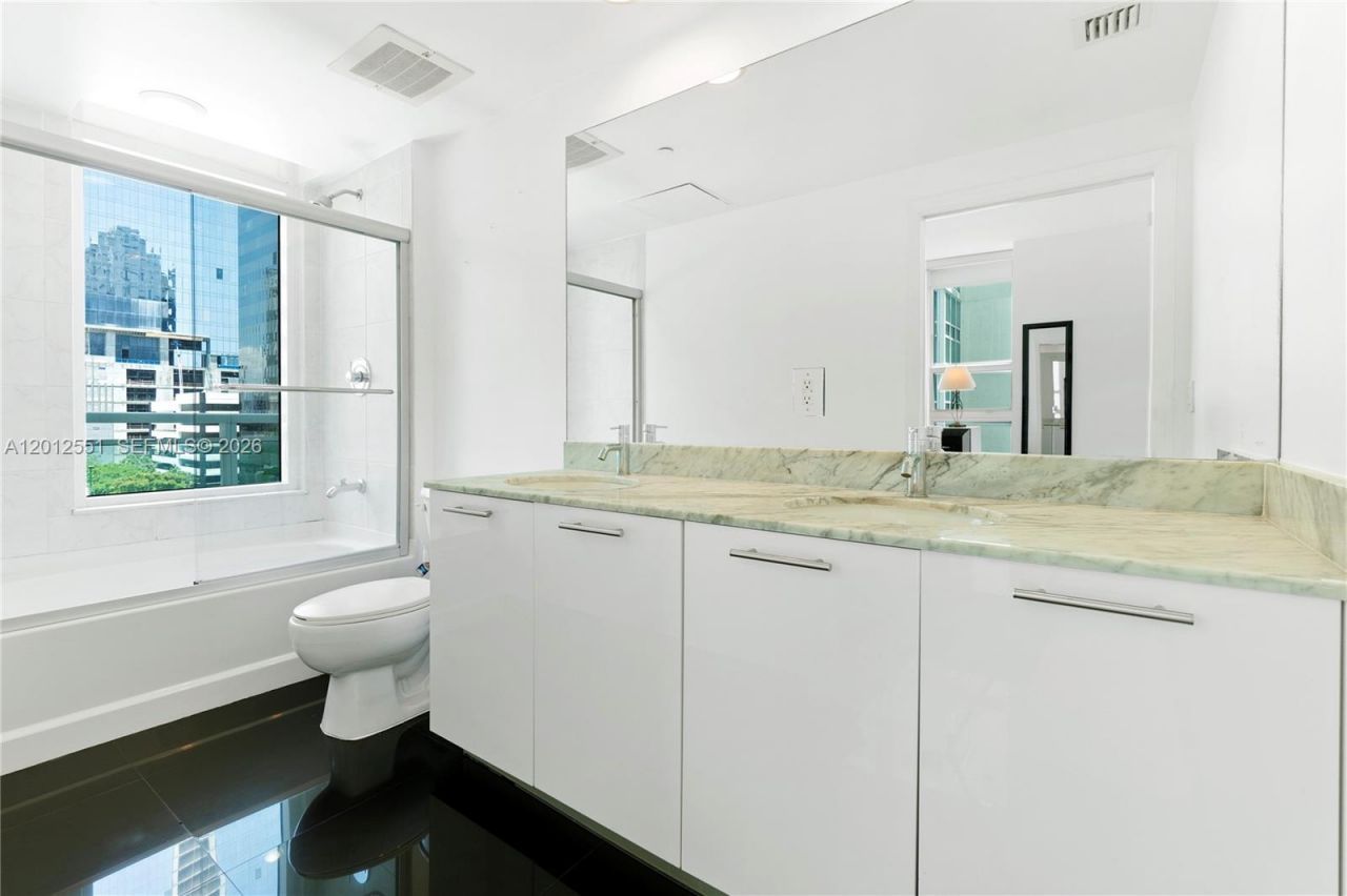 950 Brickell Bay Dr , Unit 601, Miami, FL 33131 Photo