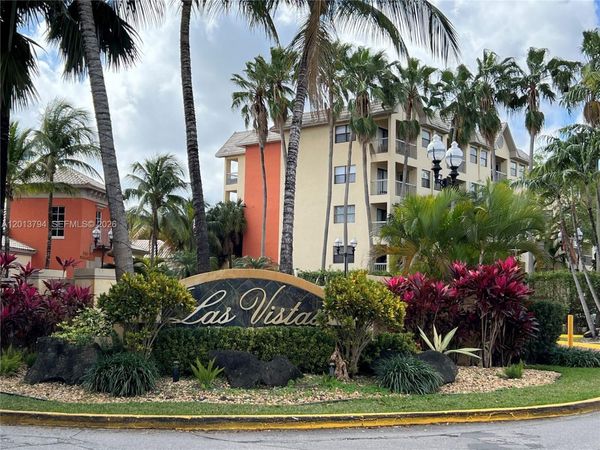 8373 Lake Dr , Unit 202, Doral, FL 33166