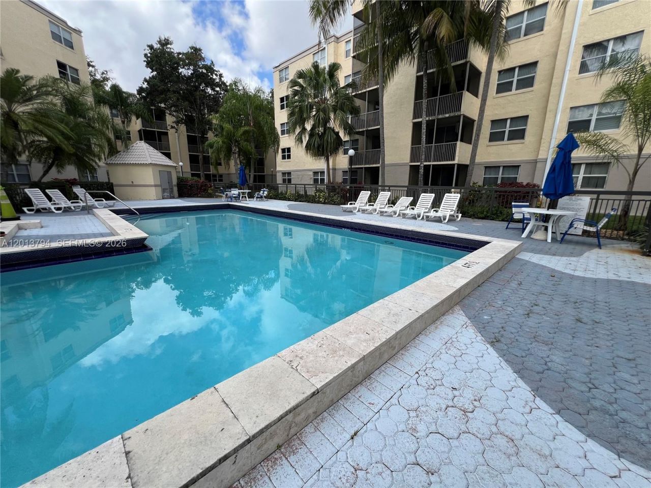 8373 Lake Dr , Unit 202, Doral, FL 33166 Photo