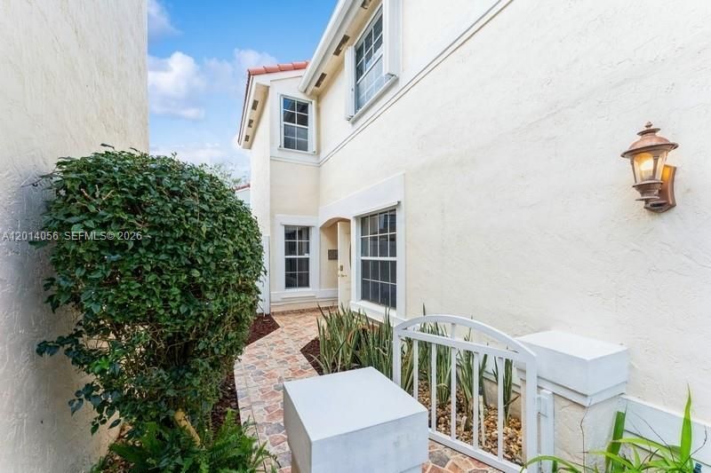 926 Opal Ter, Weston, FL 33326 Photo