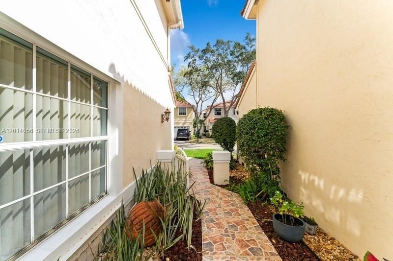 926 Opal Ter, Weston, FL 33326 Photo