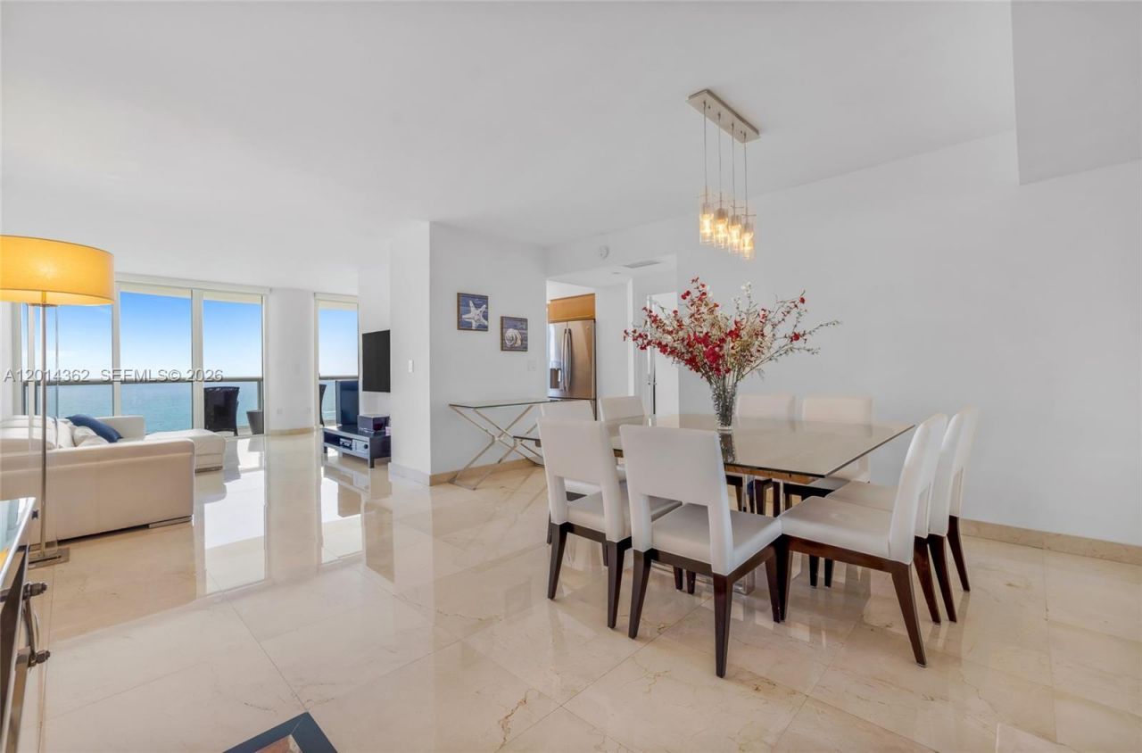 6365 Collins Ave , Unit 3202, Miami Beach, FL 33141 Photo