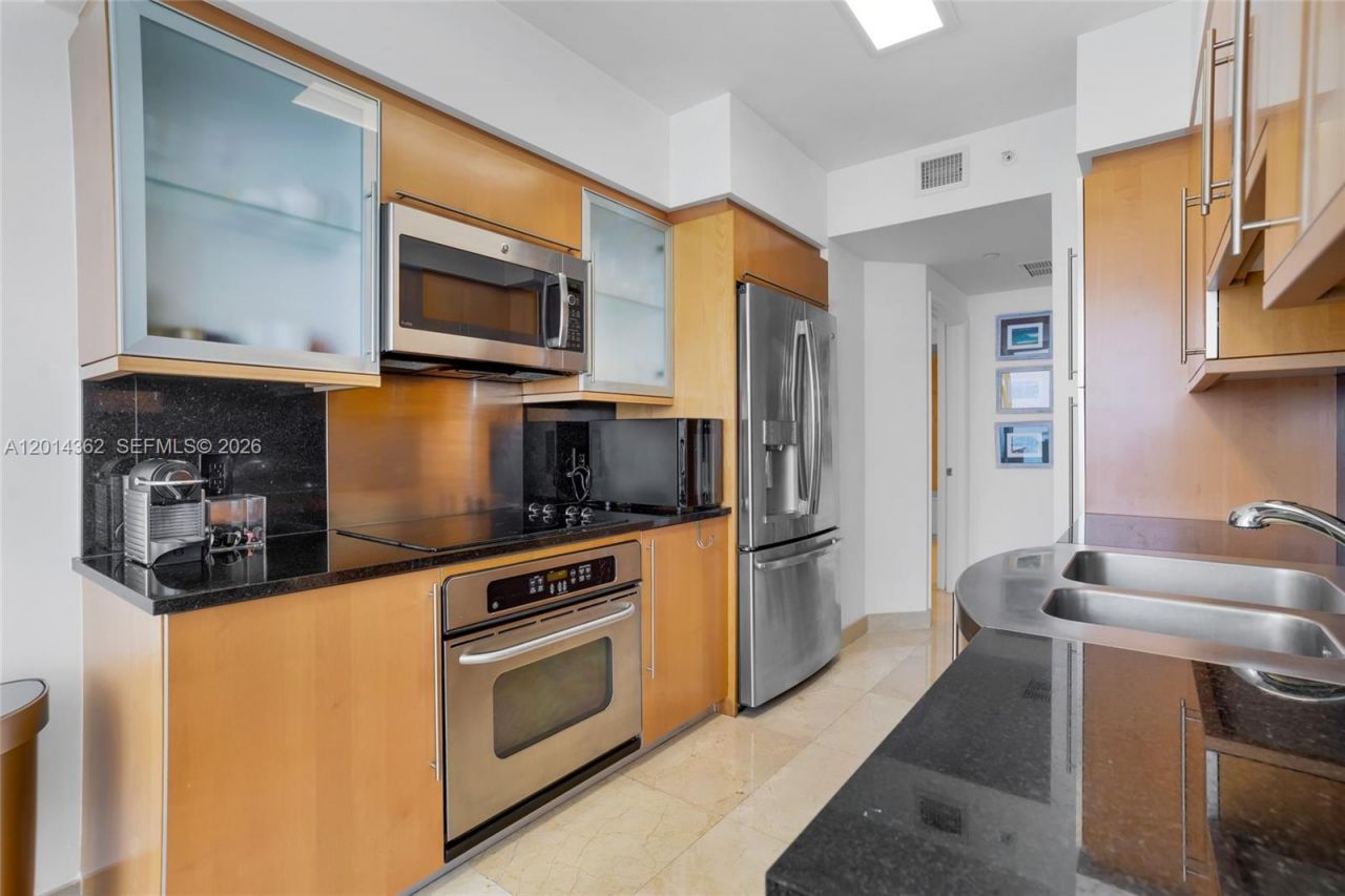 6365 Collins Ave , Unit 3202, Miami Beach, FL 33141 Photo