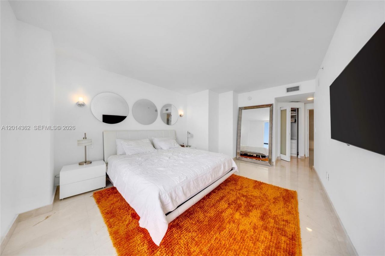 6365 Collins Ave , Unit 3202, Miami Beach, FL 33141 Photo