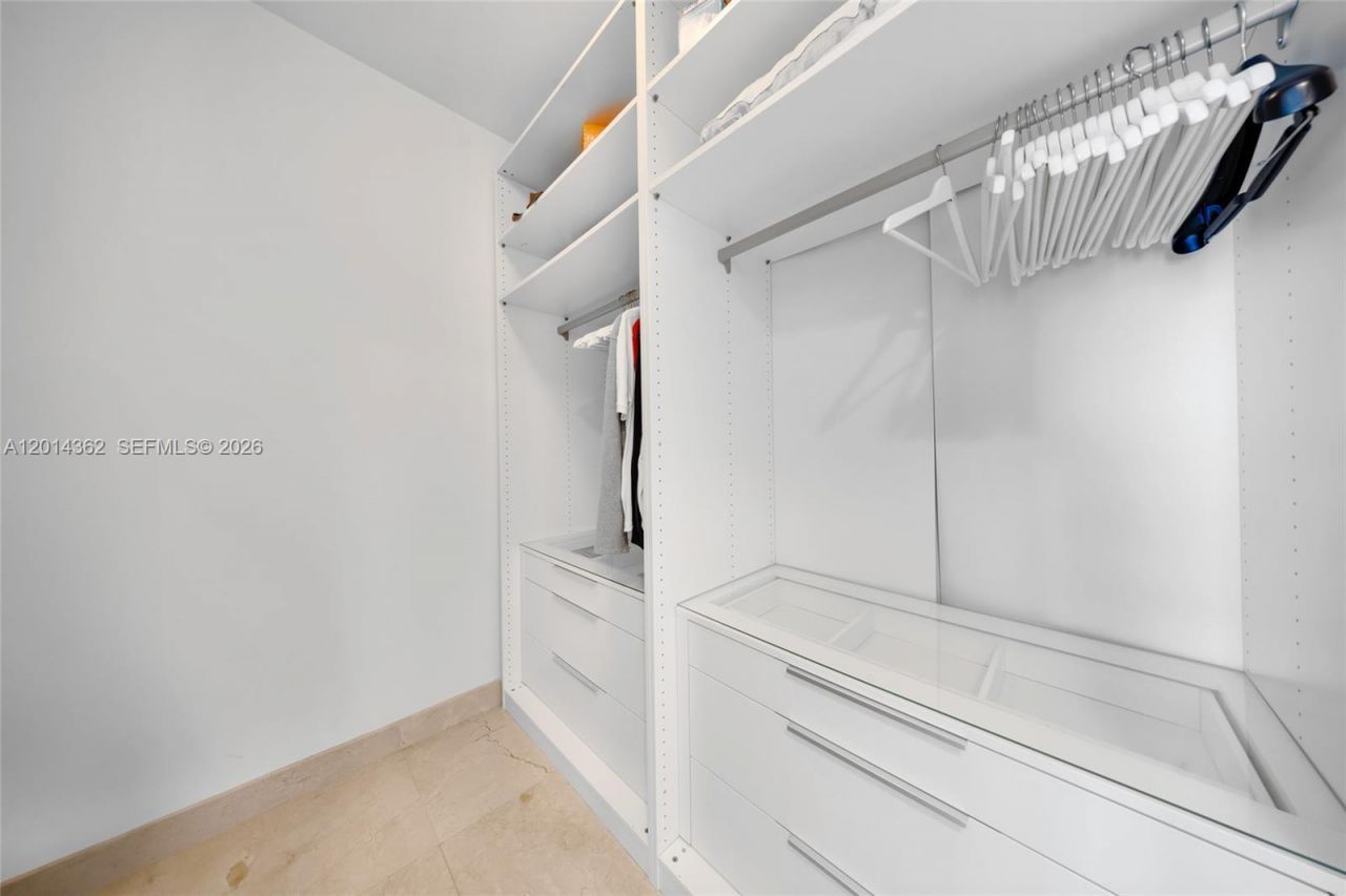 6365 Collins Ave , Unit 3202, Miami Beach, FL 33141 Photo