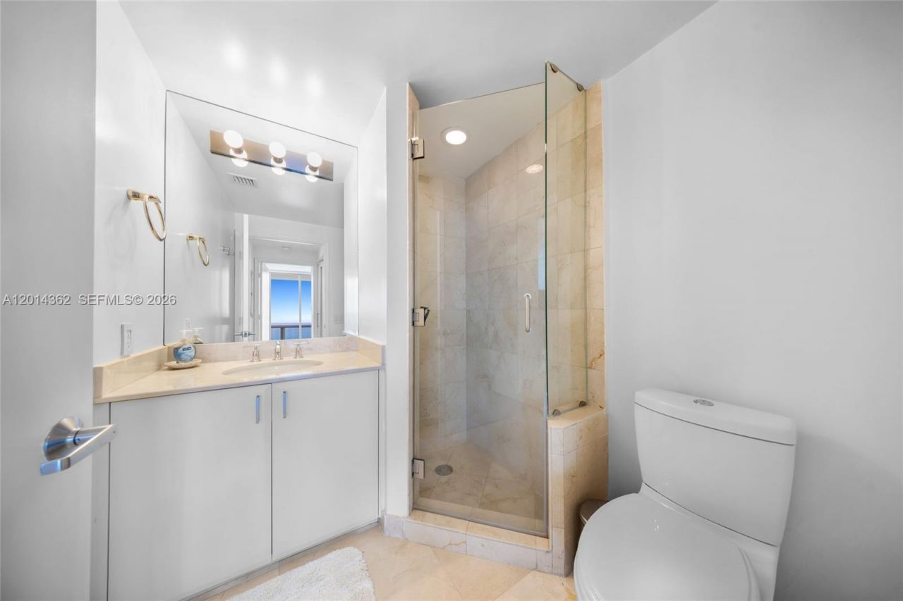 6365 Collins Ave , Unit 3202, Miami Beach, FL 33141 Photo
