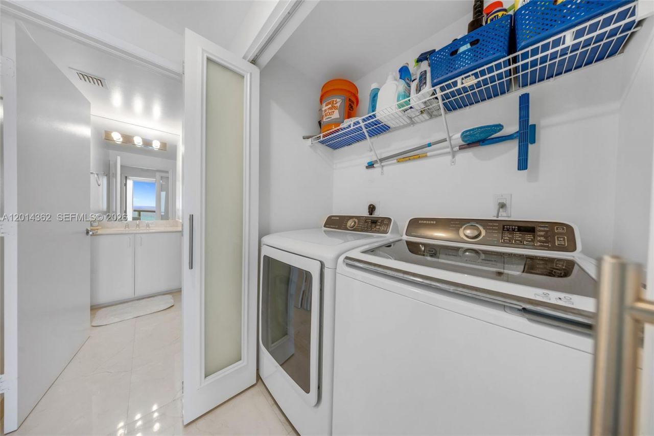 6365 Collins Ave , Unit 3202, Miami Beach, FL 33141 Photo