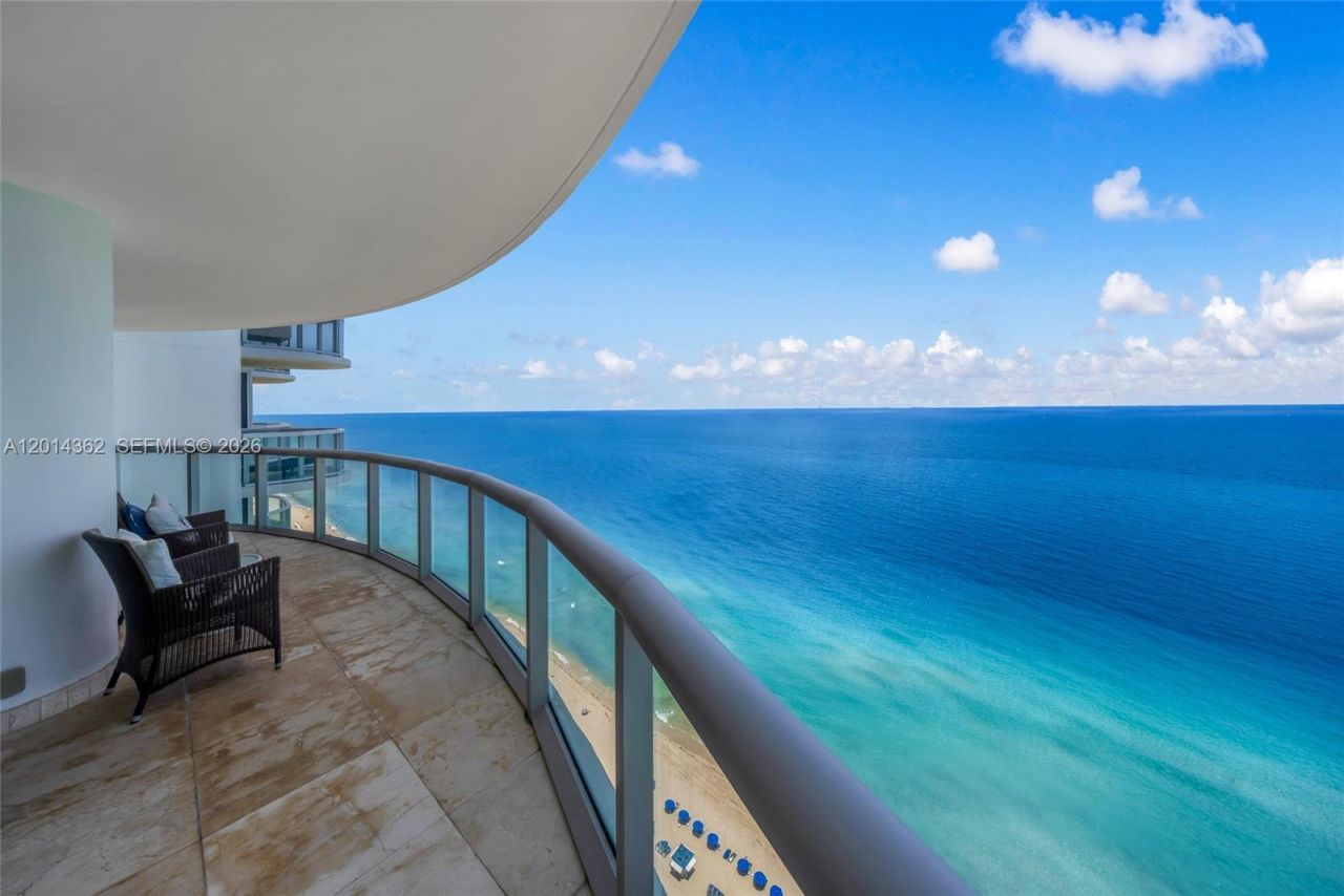 6365 Collins Ave , Unit 3202, Miami Beach, FL 33141 Photo