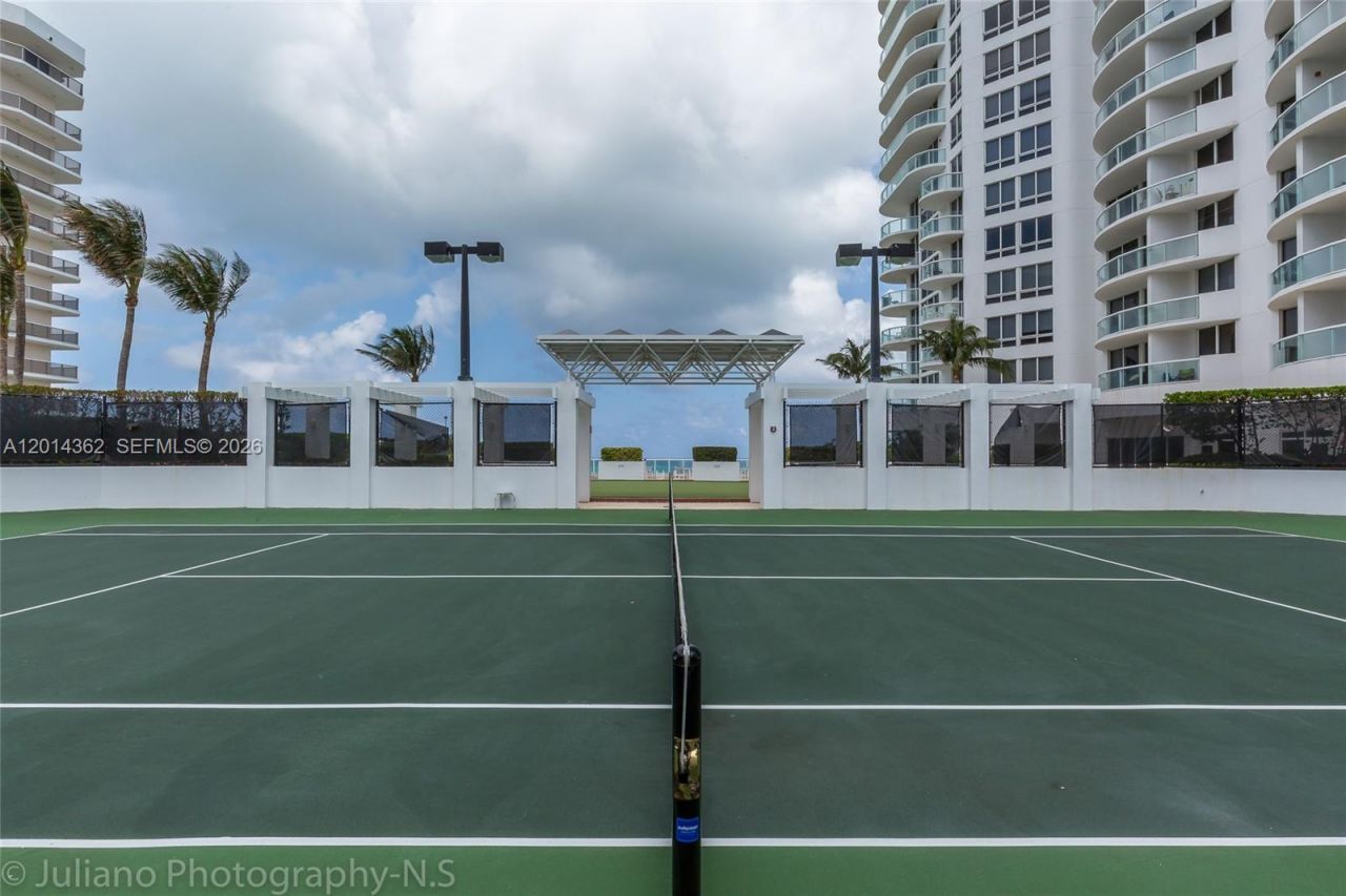 6365 Collins Ave , Unit 3202, Miami Beach, FL 33141 Photo