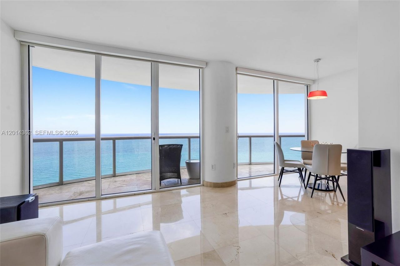 6365 Collins Ave , Unit 3202, Miami Beach, FL 33141 Photo