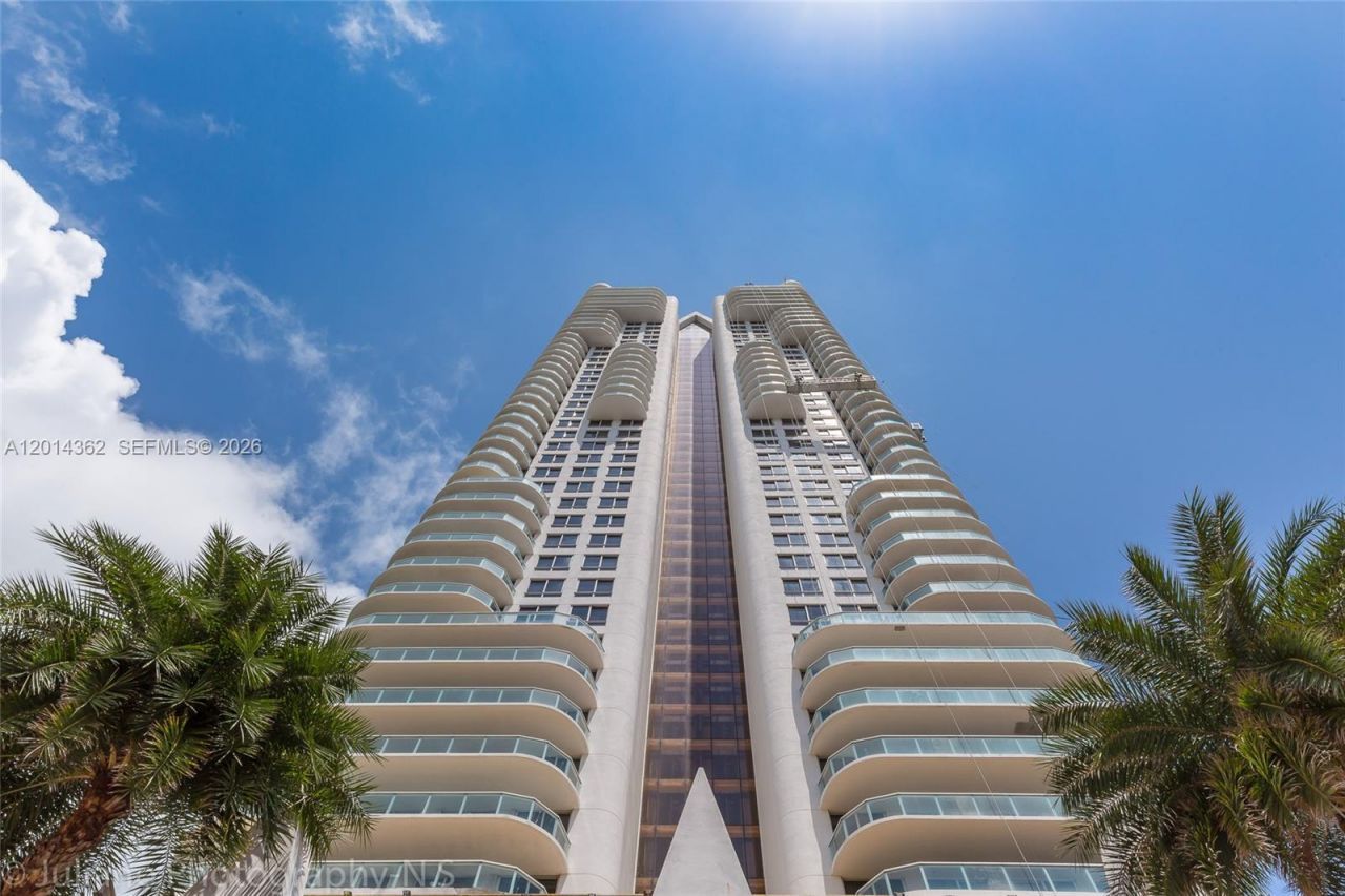 6365 Collins Ave , Unit 3202, Miami Beach, FL 33141 Photo