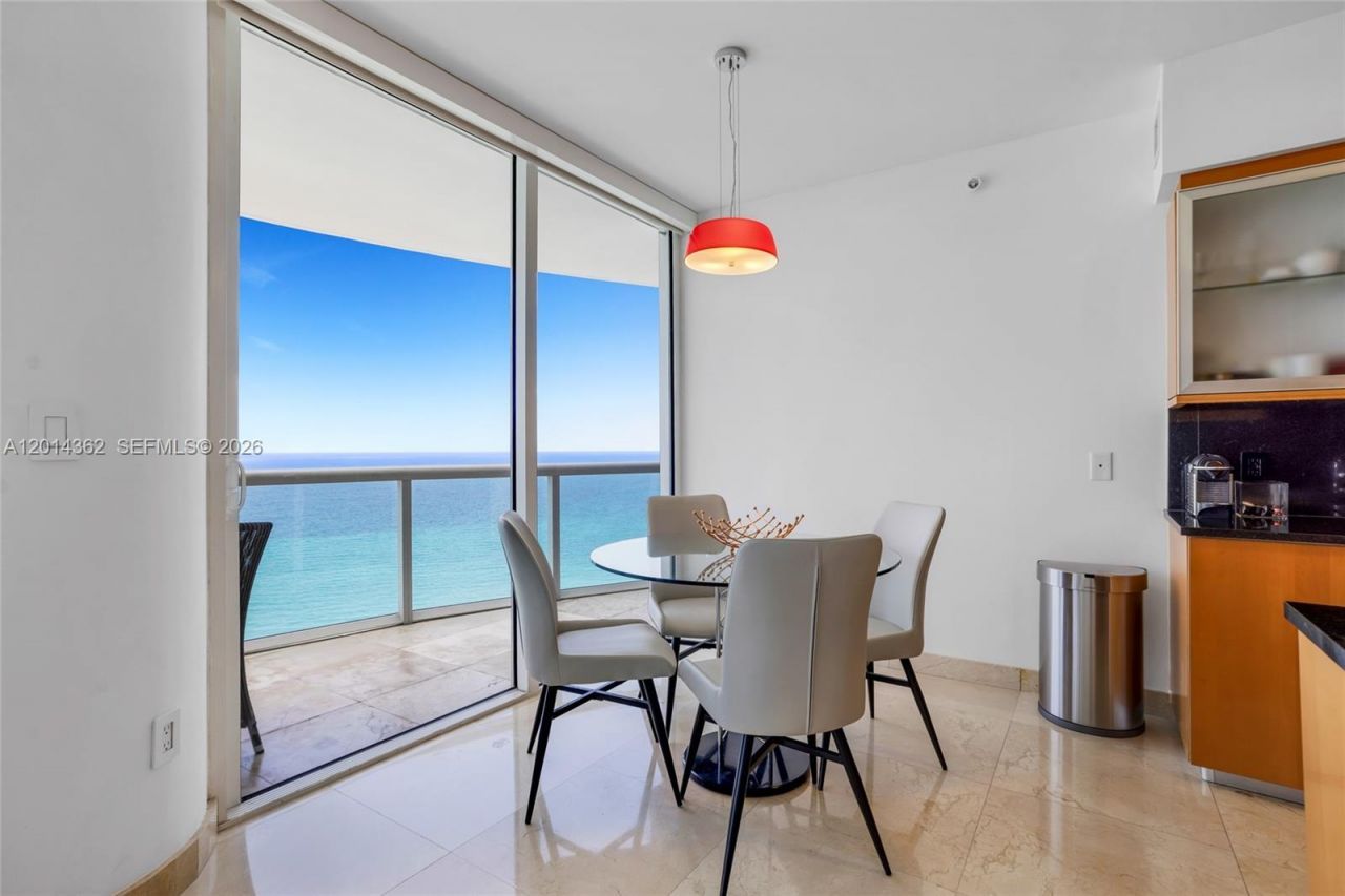 6365 Collins Ave , Unit 3202, Miami Beach, FL 33141 Photo
