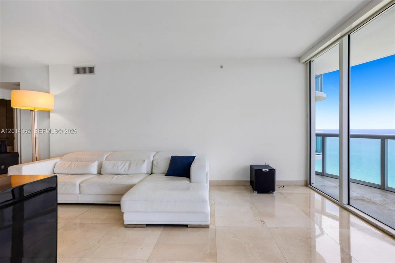 6365 Collins Ave , Unit 3202, Miami Beach, FL 33141 Photo