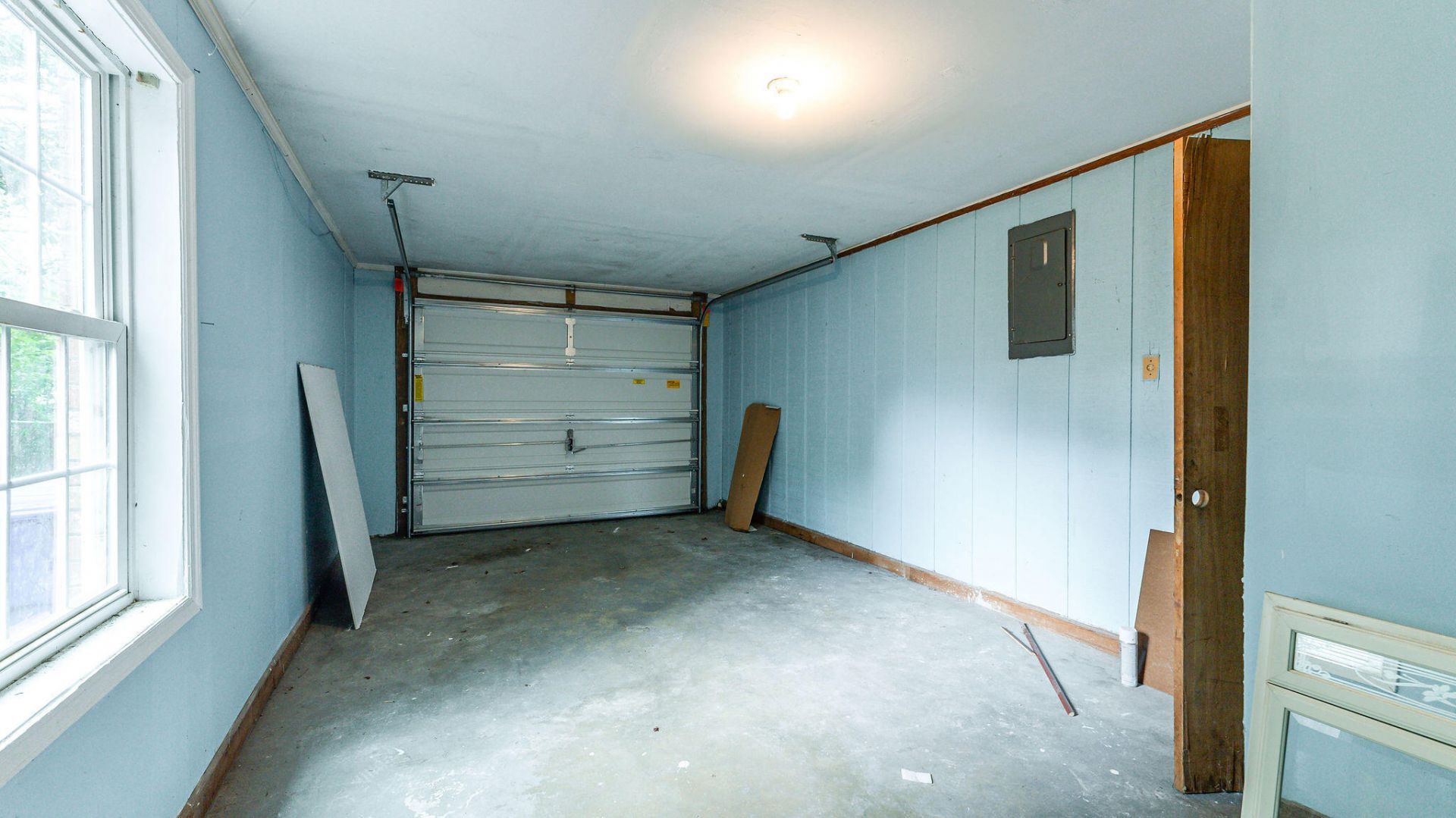 692 York Street Photo 23
