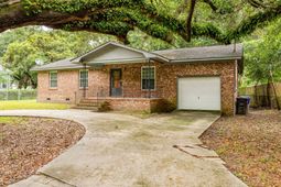 692 York Street photo 4
