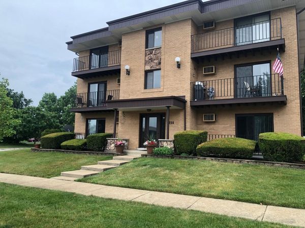 7730 Wildwood Court , Unit 2N, Darien, IL 60561