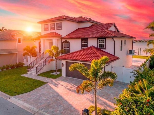 4 PARADISE LANE , TREASURE ISLAND, FL 33706