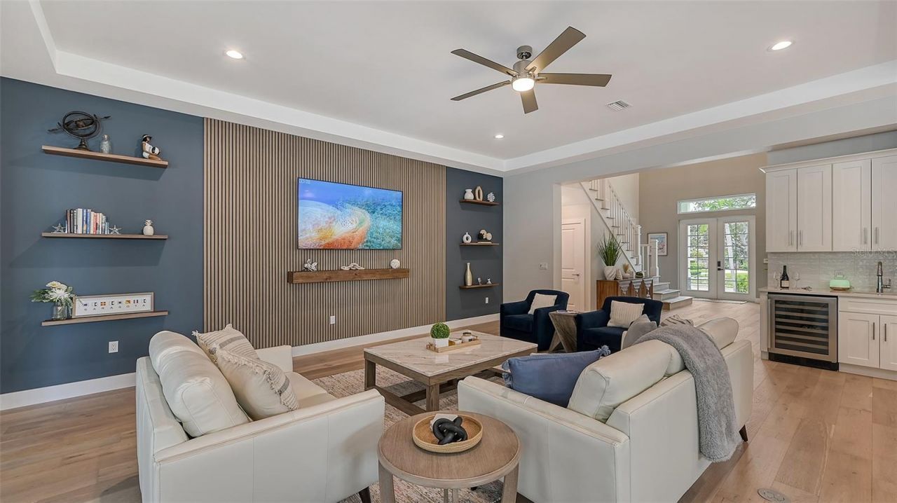 1537 Siesta Drive, Sarasota, FL 34239 Photo