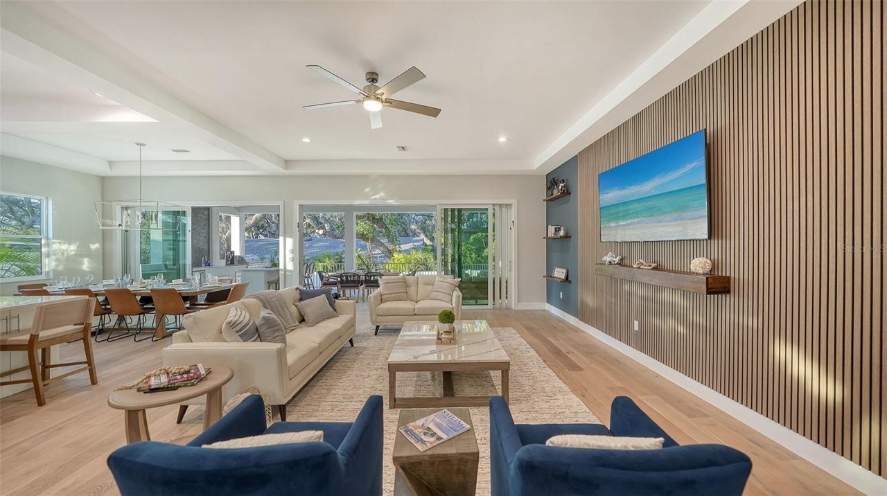 1537 Siesta Drive, Sarasota, FL 34239 Photo