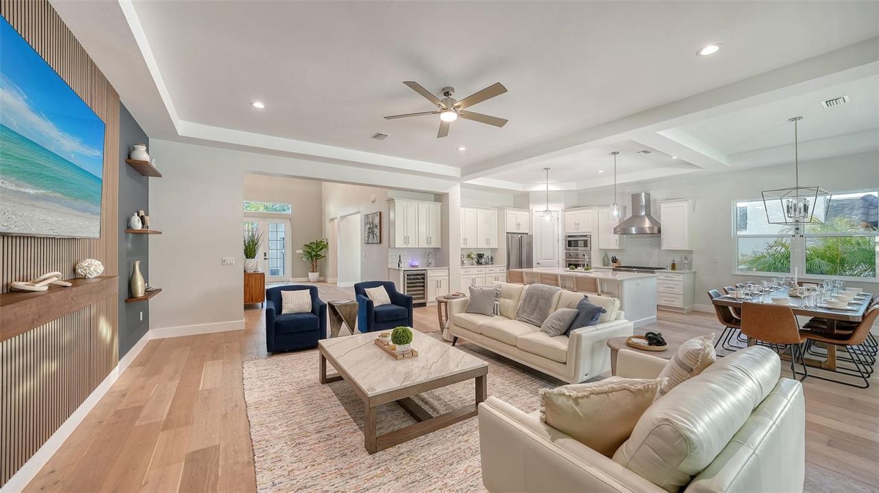 1537 Siesta Drive, Sarasota, FL 34239 Photo
