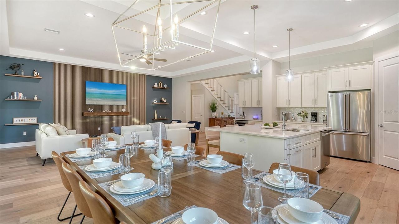 1537 Siesta Drive, Sarasota, FL 34239 Photo