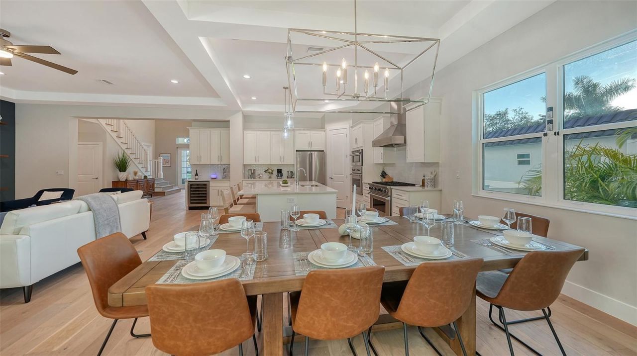 1537 Siesta Drive, Sarasota, FL 34239 Photo