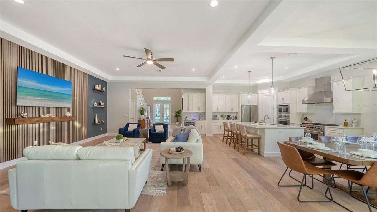 1537 Siesta Drive, Sarasota, FL 34239 Photo