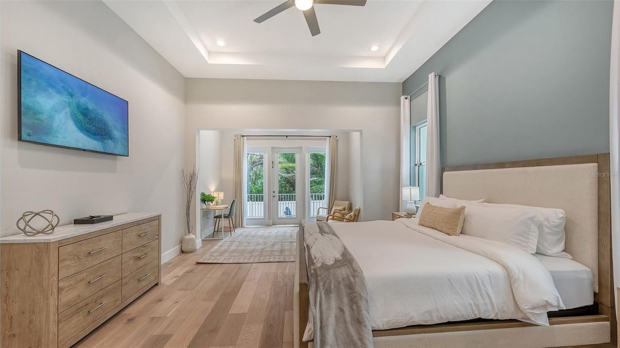 1537 Siesta Drive, Sarasota, FL 34239 Photo