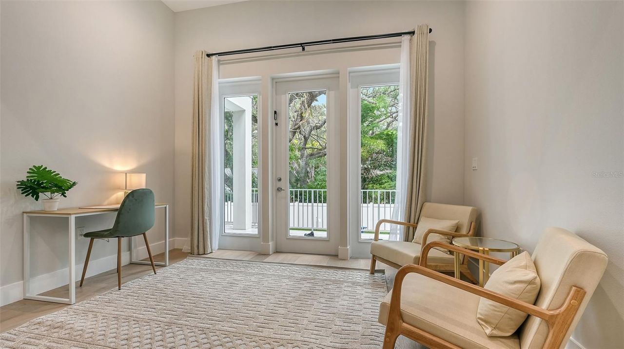 1537 Siesta Drive, Sarasota, FL 34239 Photo