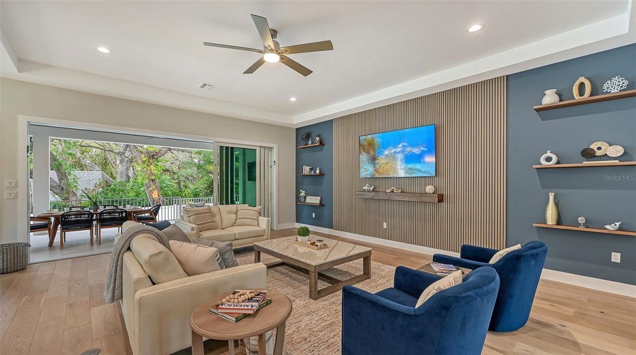 1537 Siesta Drive, Sarasota, FL 34239 Photo