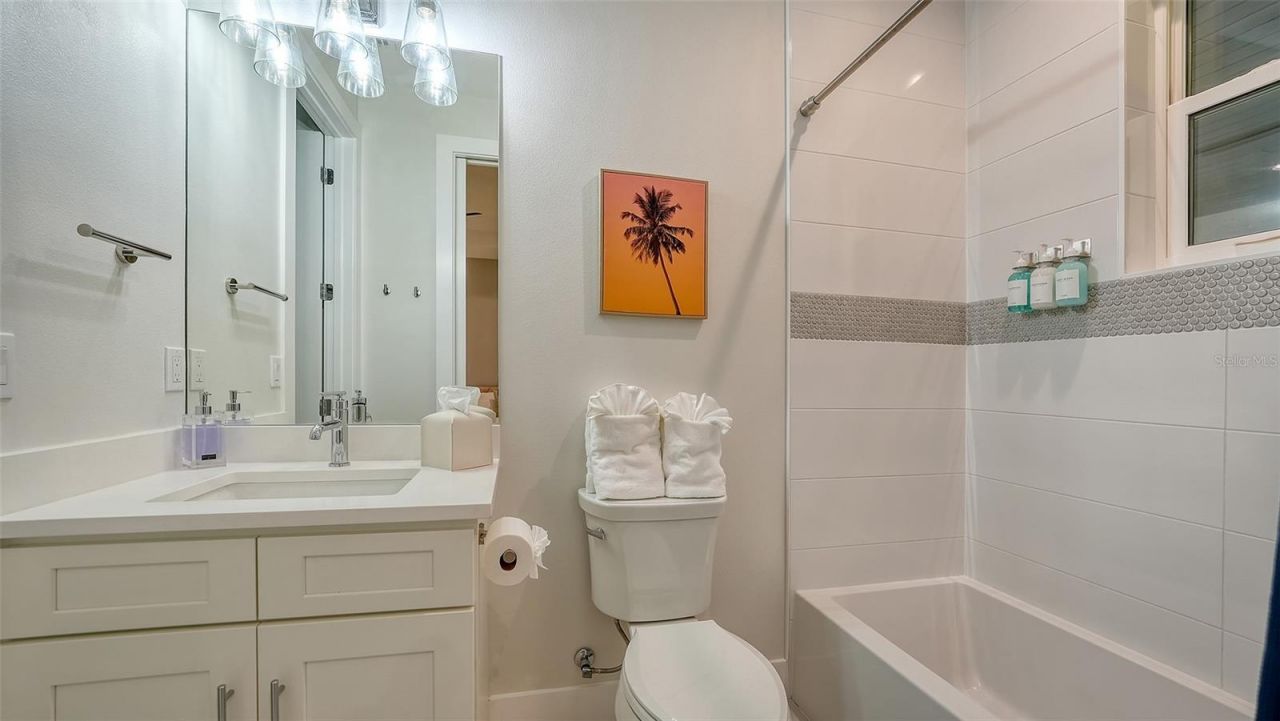 1537 Siesta Drive, Sarasota, FL 34239 Photo