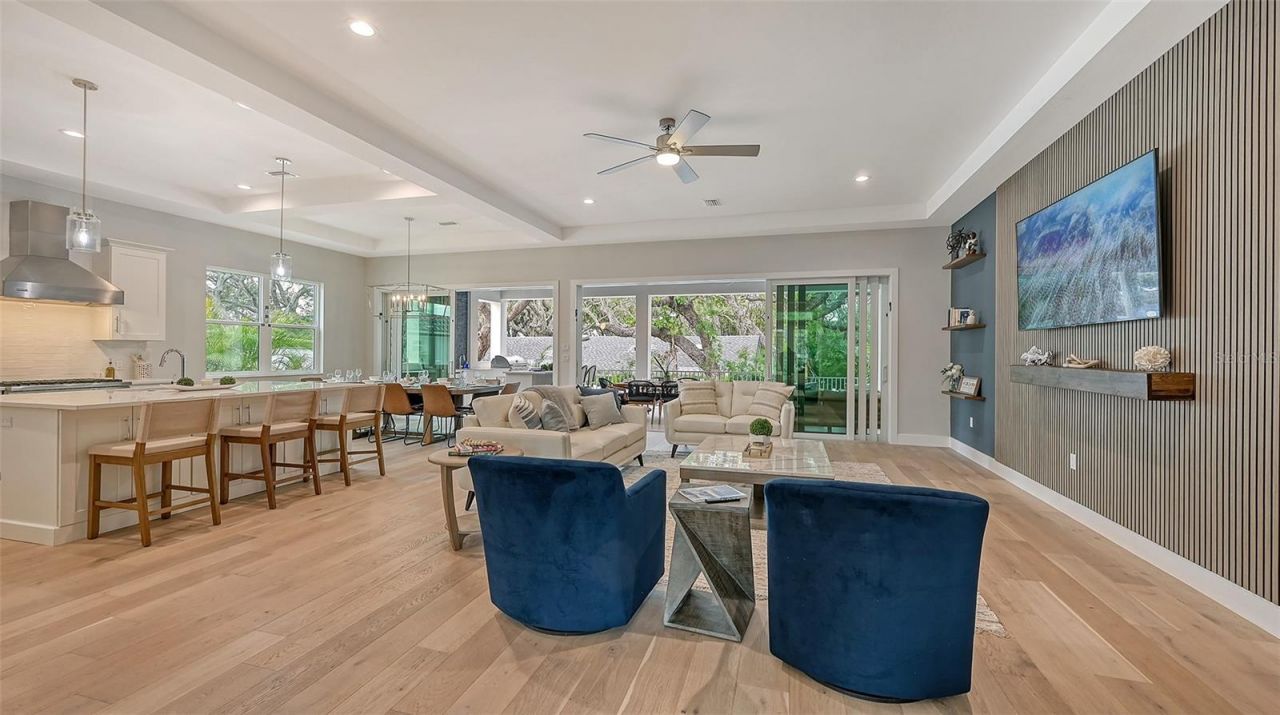 1537 Siesta Drive, Sarasota, FL 34239 Photo