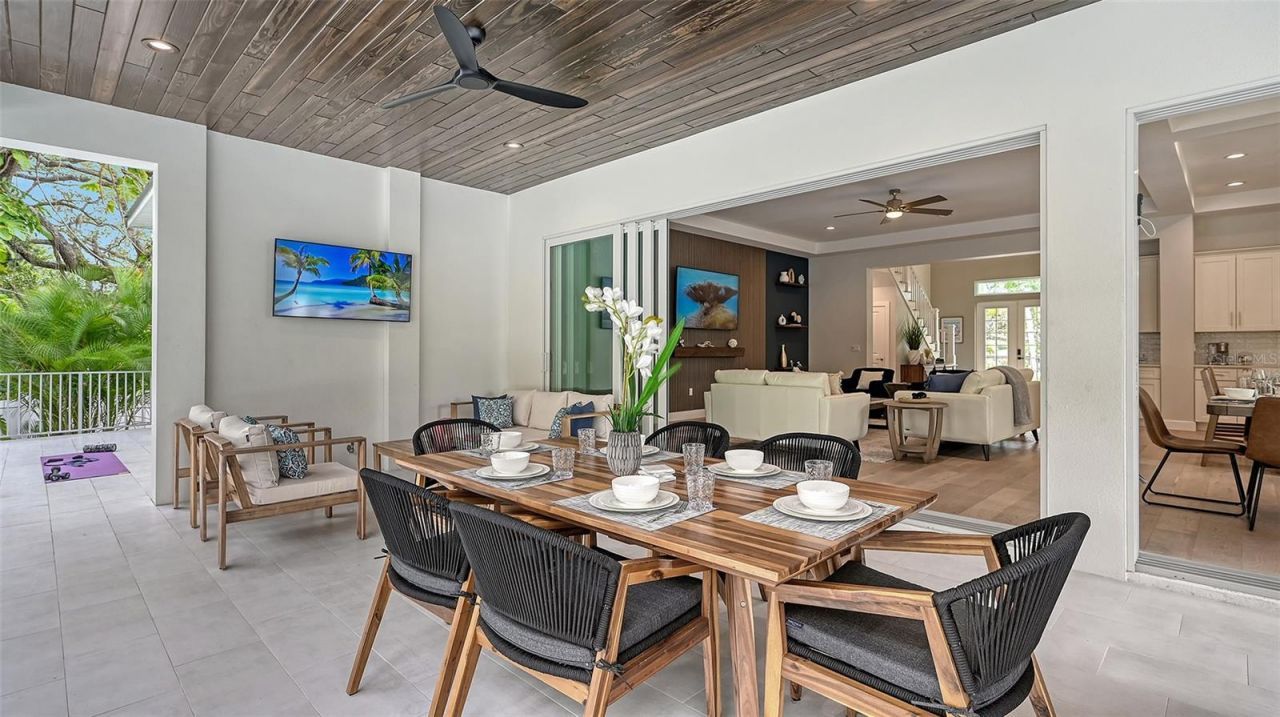 1537 Siesta Drive, Sarasota, FL 34239 Photo