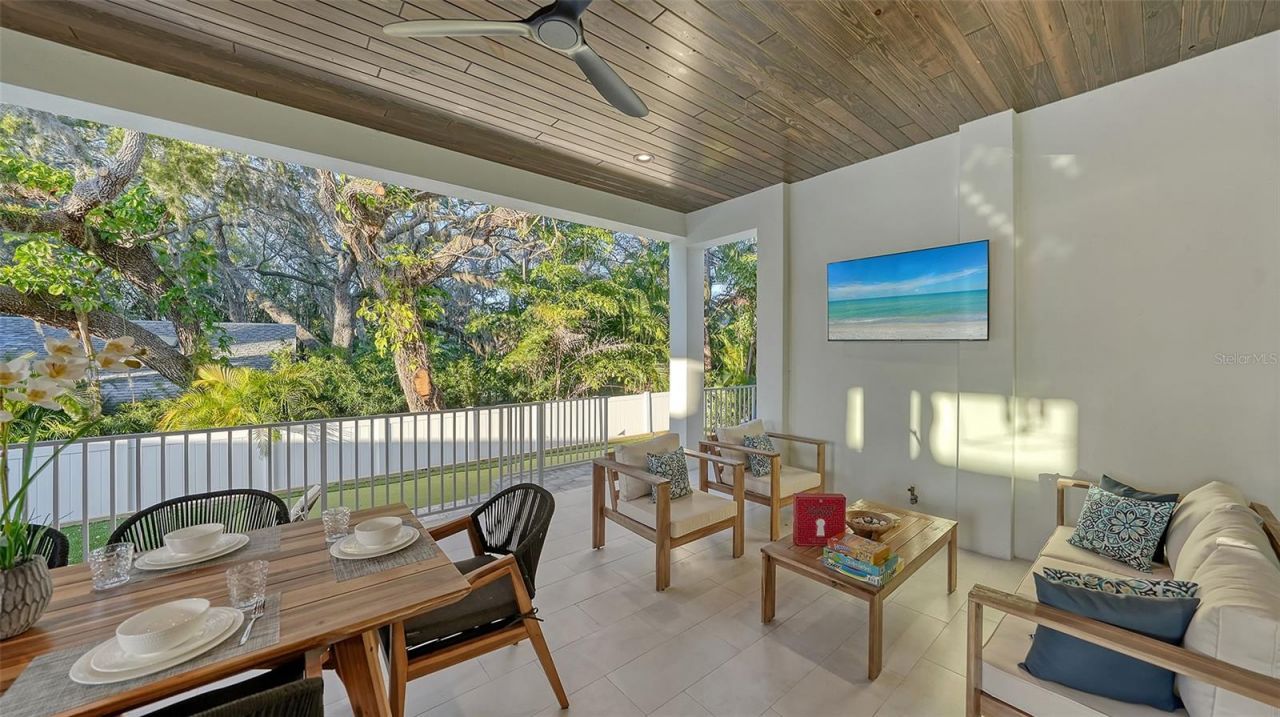 1537 Siesta Drive, Sarasota, FL 34239 Photo