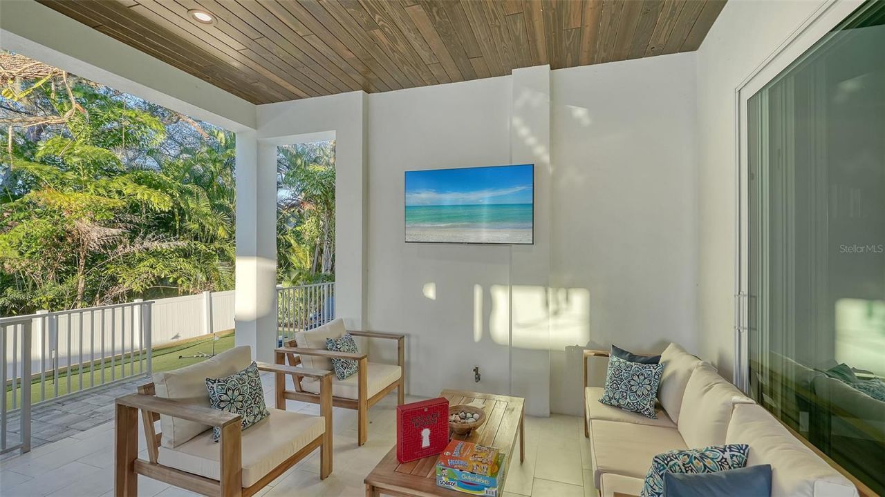 1537 Siesta Drive, Sarasota, FL 34239 Photo