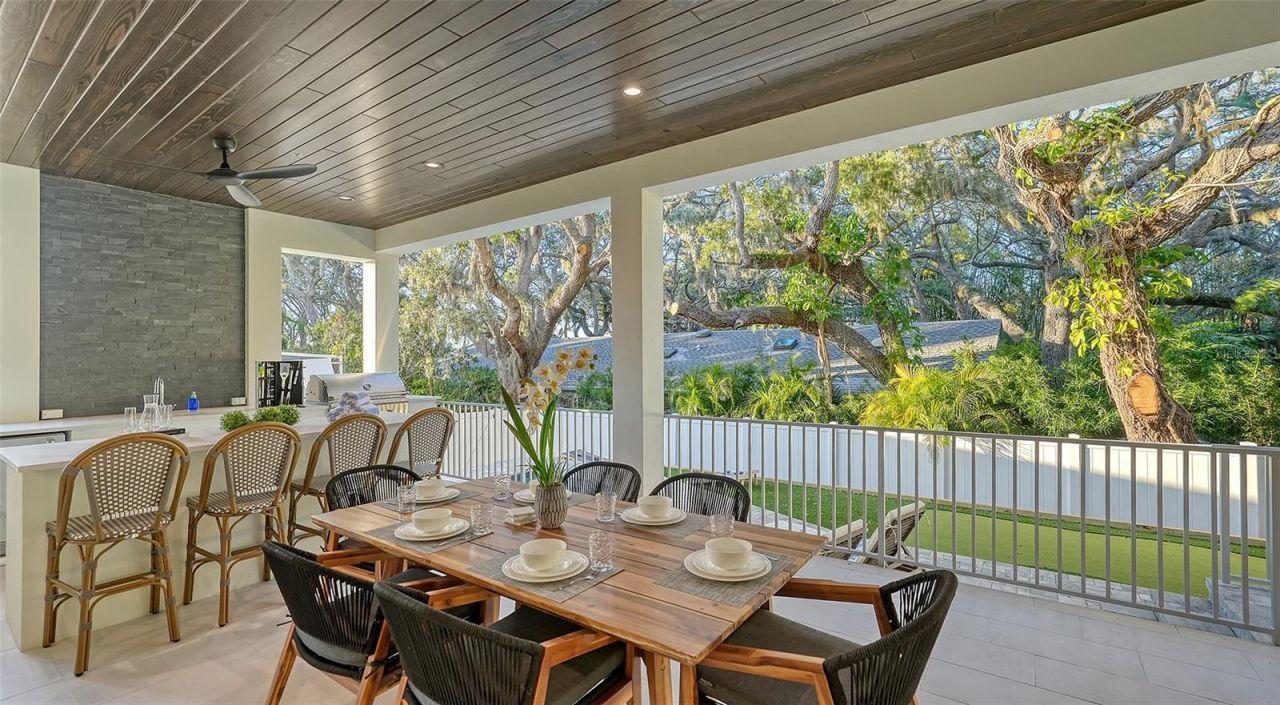 1537 Siesta Drive, Sarasota, FL 34239 Photo