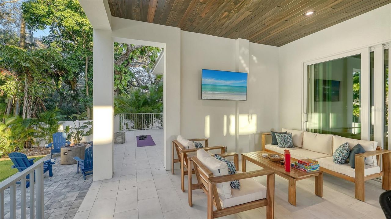 1537 Siesta Drive, Sarasota, FL 34239 Photo