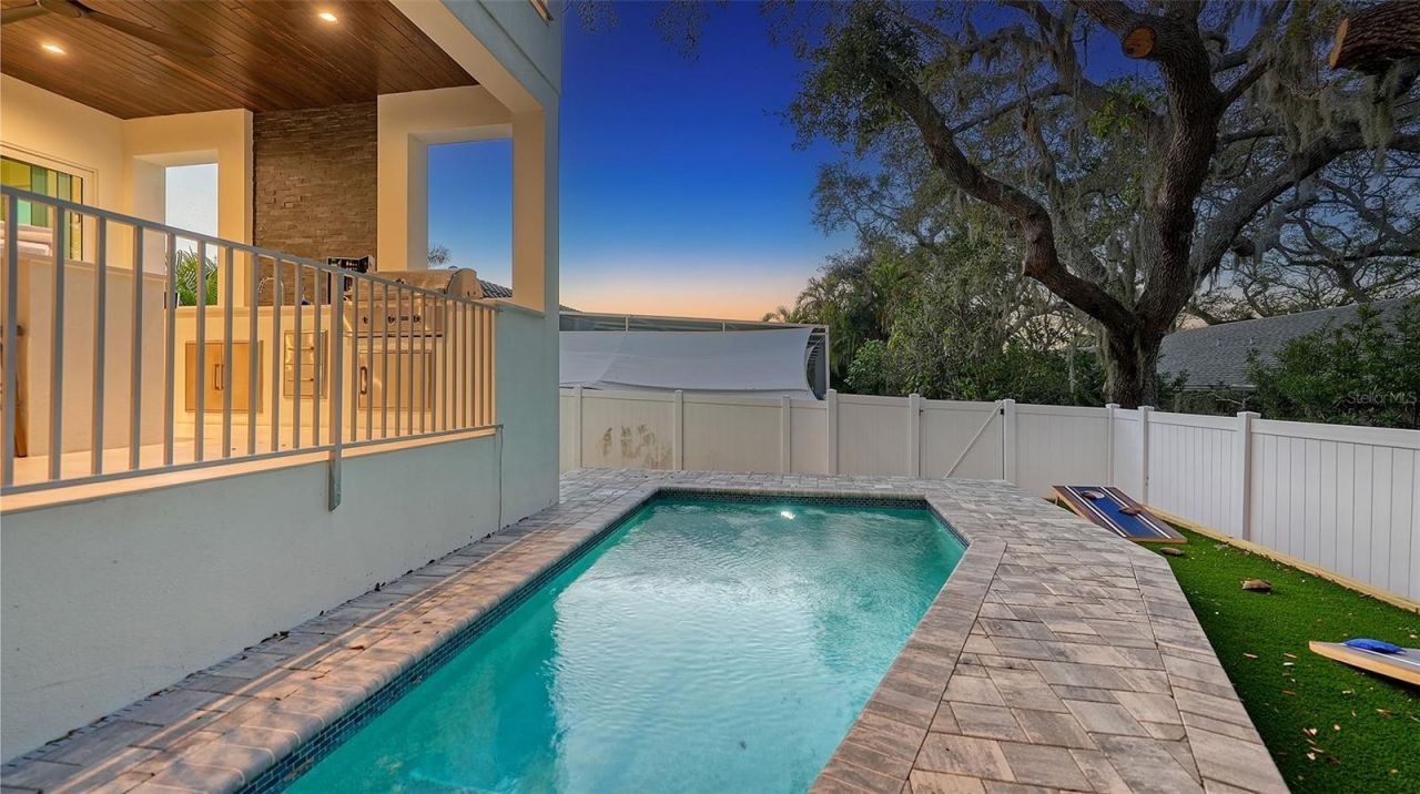 1537 Siesta Drive, Sarasota, FL 34239 Photo
