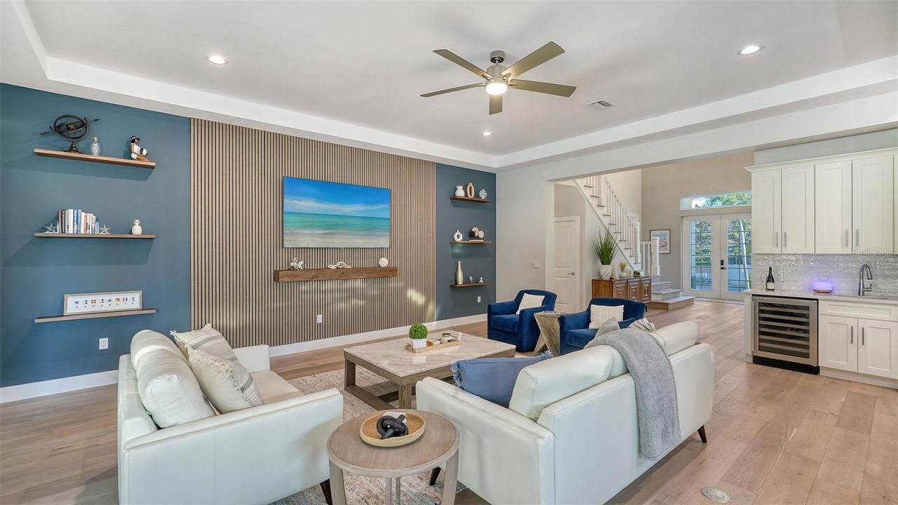 1537 Siesta Drive, Sarasota, FL 34239 Photo