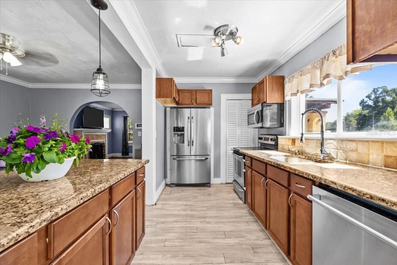 5110 Emerson Avenue S, Saint Petersburg, FL 33707 Photo