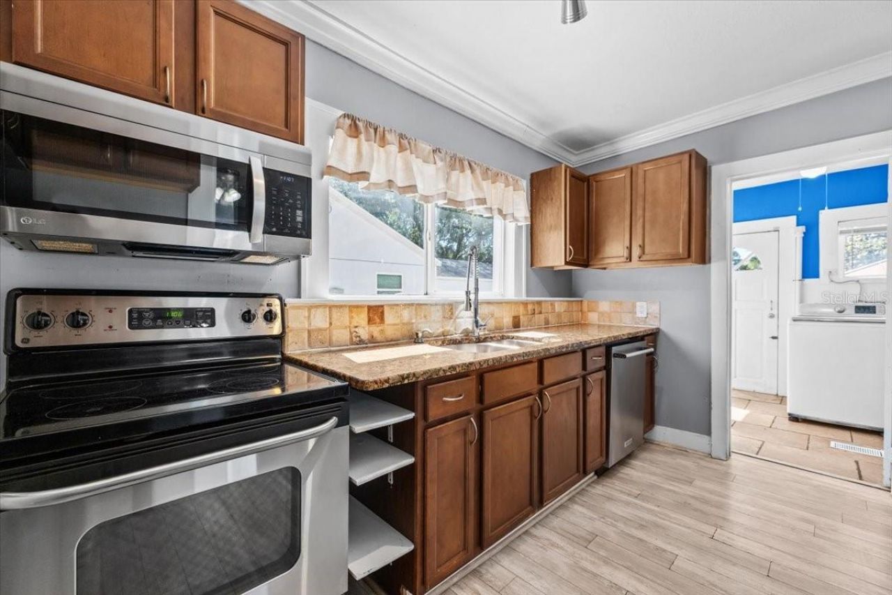 5110 Emerson Avenue S, Saint Petersburg, FL 33707 Photo