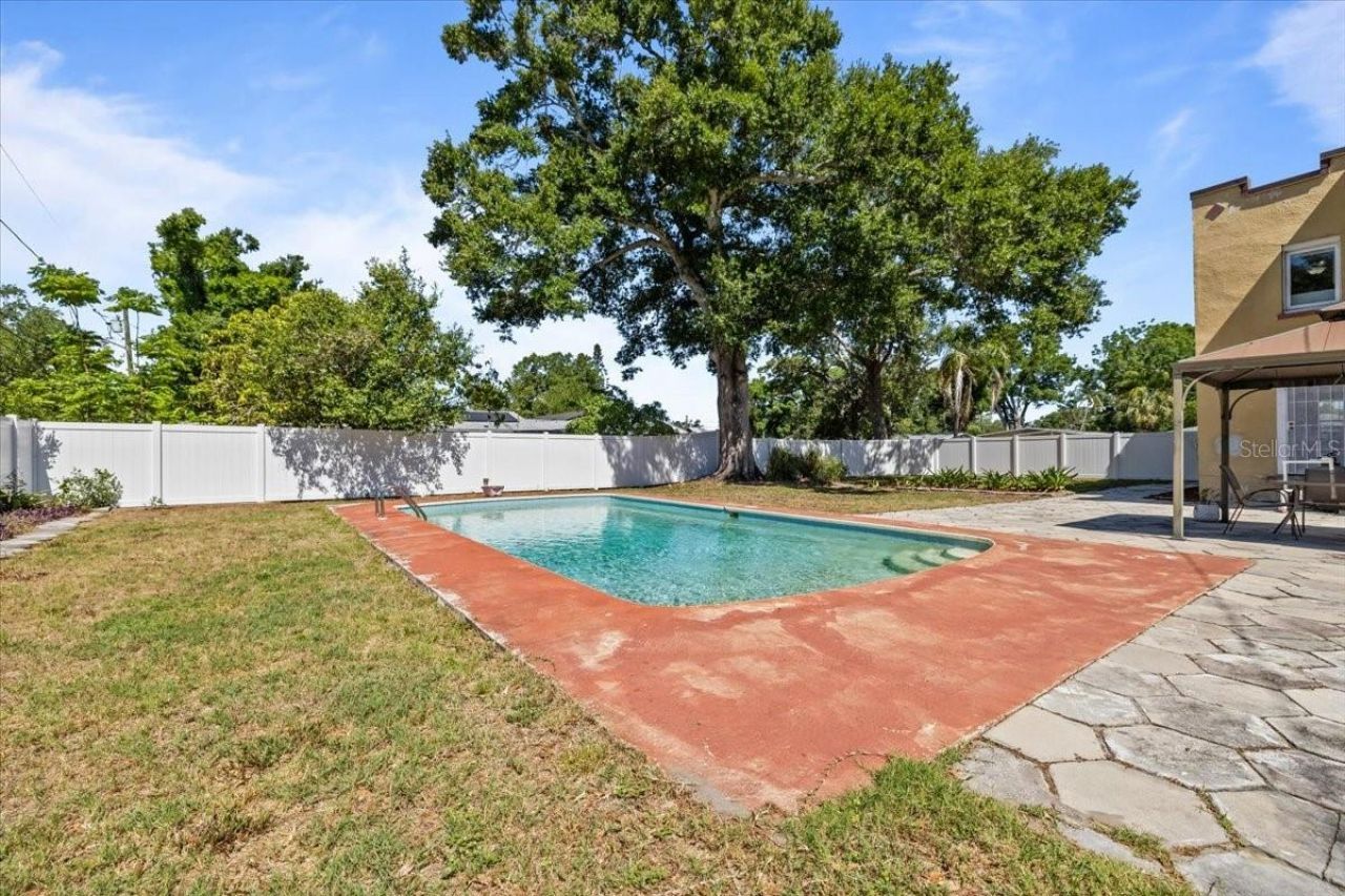 5110 Emerson Avenue S, Saint Petersburg, FL 33707 Photo