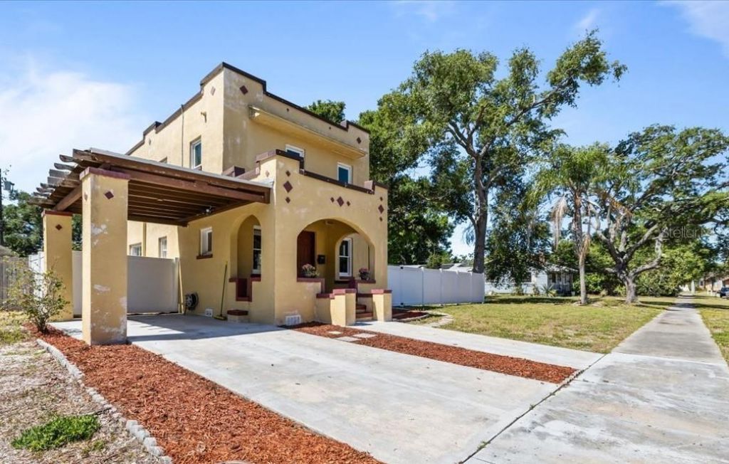 5110 Emerson Avenue S, Saint Petersburg, FL 33707 Photo