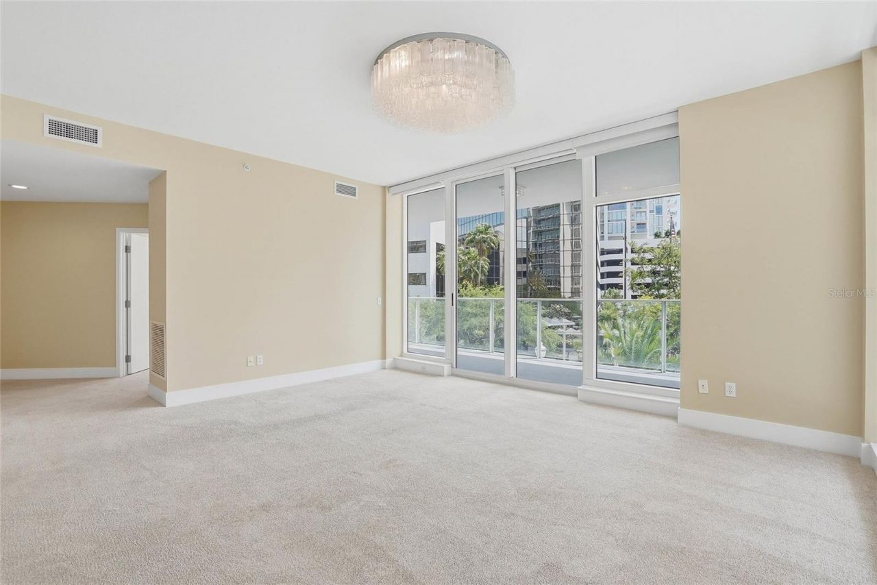 175 1st Street S, Unit 303, Saint Petersburg, FL 33701 Photo