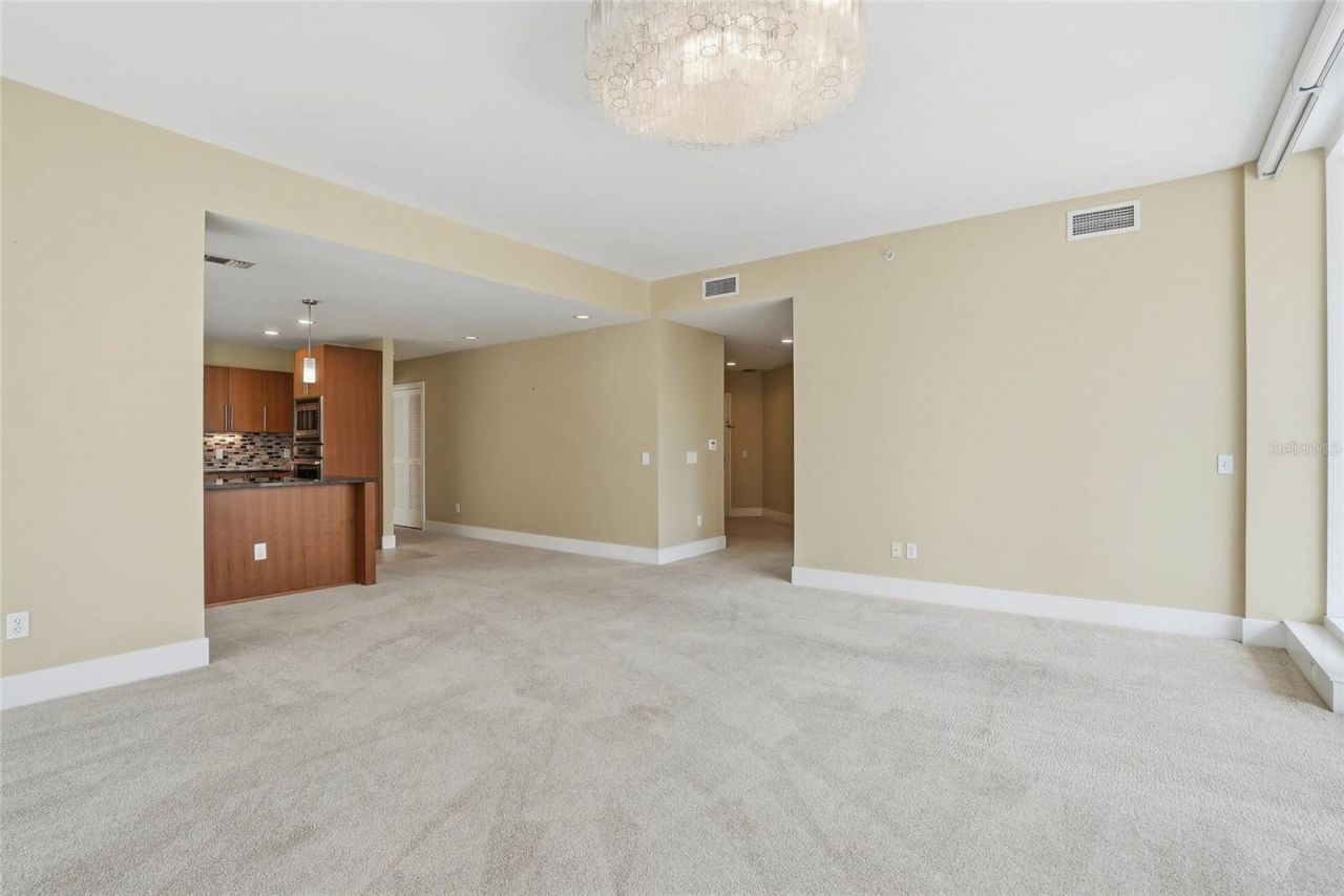 175 1st Street S, Unit 303, Saint Petersburg, FL 33701 Photo